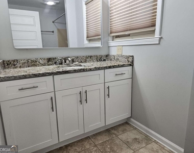 989 Rudolph Street - Photo Thumbnail 8