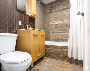 325 Franklin Ave - Photo Thumbnail 16