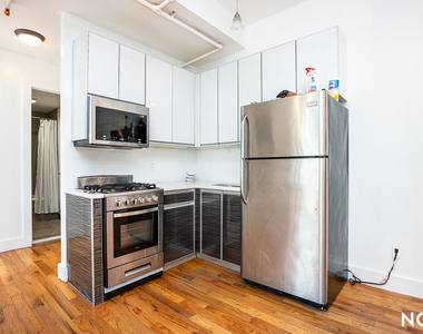 325 Franklin Ave - Photo Thumbnail 6