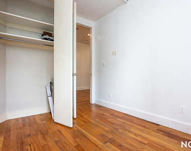 325 Franklin Ave - Photo Thumbnail 3