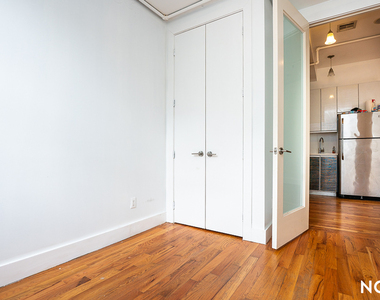 325 Franklin Ave - Photo Thumbnail 5