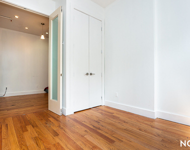 325 Franklin Ave - Photo Thumbnail 8