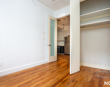 325 Franklin Ave - Photo Thumbnail 2