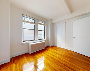 East 38th Street - Photo Thumbnail 7