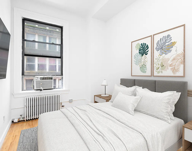 135 William Street - Photo Thumbnail 2