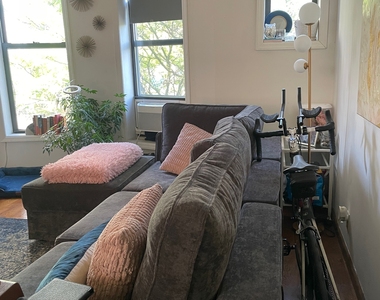 638 Warren Street - Photo Thumbnail 9