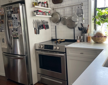 638 Warren Street - Photo Thumbnail 1