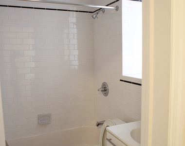 West 72nd Street - Photo Thumbnail 5