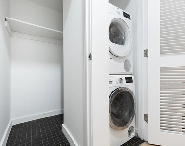 135 William Street - Photo Thumbnail 8