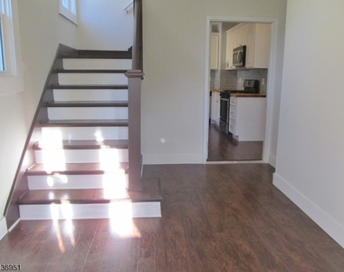 281 S Washington Ave - Photo Thumbnail 15