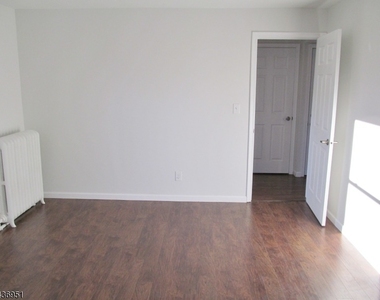 281 S Washington Ave - Photo Thumbnail 11