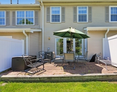 79 Chelsea Ct - Photo Thumbnail 24