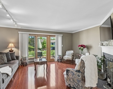 79 Chelsea Ct - Photo Thumbnail 4