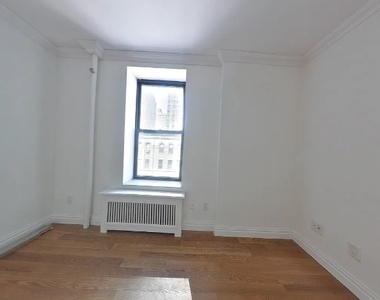 400 East 91st Street - Photo Thumbnail 2