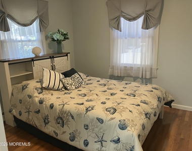 210 Laurel Court - Photo Thumbnail 5