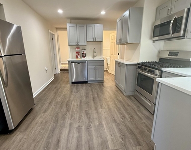153 Seabreeze Avenue - Photo Thumbnail 1