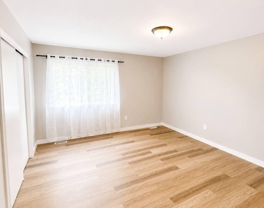 1144 Sawmill Road - Photo Thumbnail 13