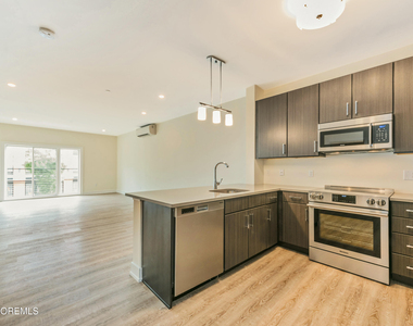 700 Bangs Avenue - Photo Thumbnail 1