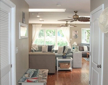 100 Columbia Avenue - Photo Thumbnail 11