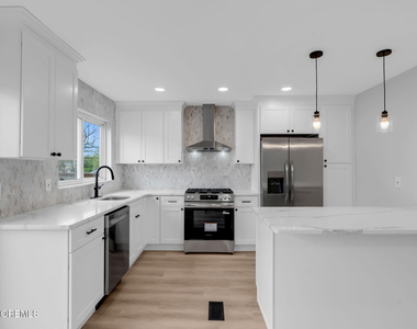 190 Spruce Street - Photo Thumbnail 12