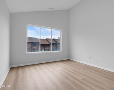 190 Spruce Street - Photo Thumbnail 23