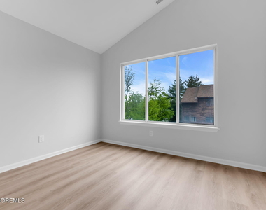 190 Spruce Street - Photo Thumbnail 26