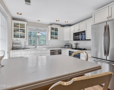 303 Bell Place - Photo Thumbnail 10