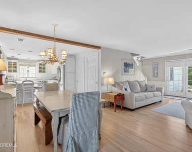 303 Bell Place - Photo Thumbnail 11