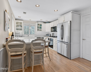 303 Bell Place - Photo Thumbnail 8
