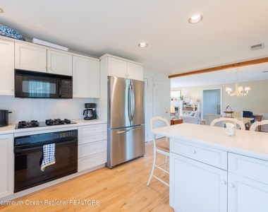 303 Bell Place - Photo Thumbnail 21