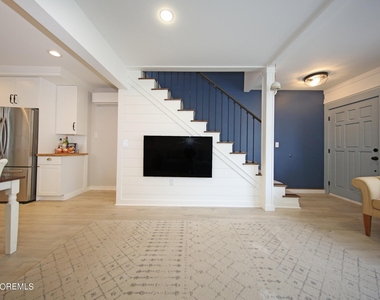 67 S Bay Avenue - Photo Thumbnail 10