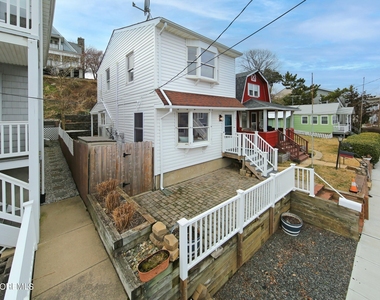 67 S Bay Avenue - Photo Thumbnail 3
