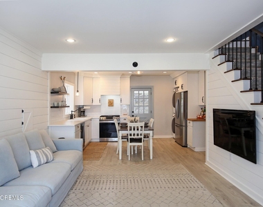 67 S Bay Avenue - Photo Thumbnail 11
