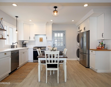67 S Bay Avenue - Photo Thumbnail 20