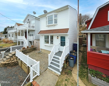 67 S Bay Avenue - Photo Thumbnail 2