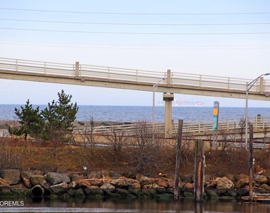 67 S Bay Avenue - Photo Thumbnail 31