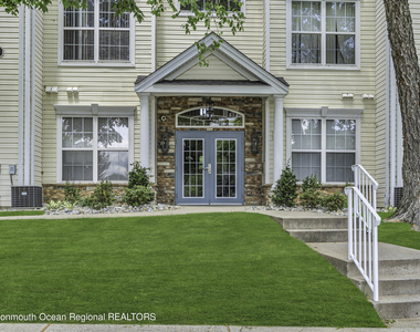 536 St Andrews Place - Photo Thumbnail 3