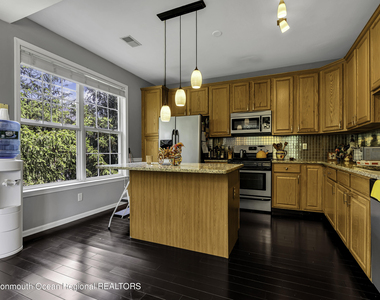 536 St Andrews Place - Photo Thumbnail 10