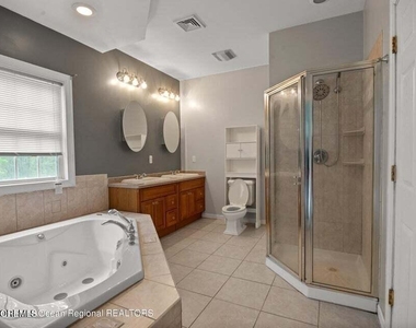 46 Walter Drive - Photo Thumbnail 9