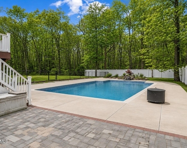 46 Walter Drive - Photo Thumbnail 19