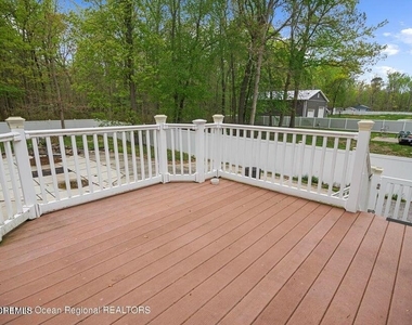 46 Walter Drive - Photo Thumbnail 18