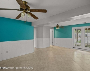 46 Walter Drive - Photo Thumbnail 14