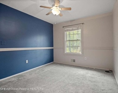 46 Walter Drive - Photo Thumbnail 11