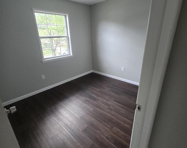 151 Shenandoah Boulevard - Photo Thumbnail 5