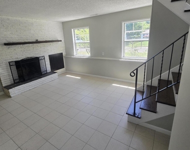 151 Shenandoah Boulevard - Photo Thumbnail 11