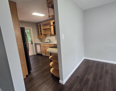 151 Shenandoah Boulevard - Photo Thumbnail 4