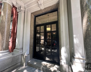 East 83rd Street - Photo Thumbnail 7