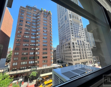East 83rd Street - Photo Thumbnail 3