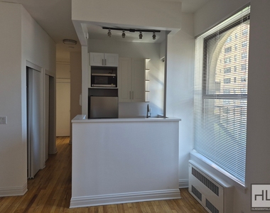East 83rd Street - Photo Thumbnail 1