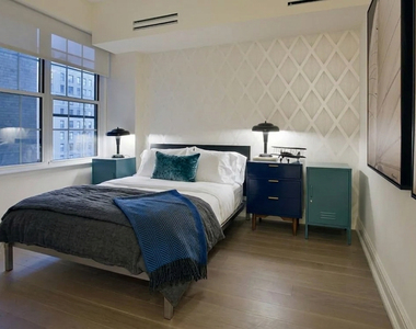 West 86 Street - Photo Thumbnail 1
